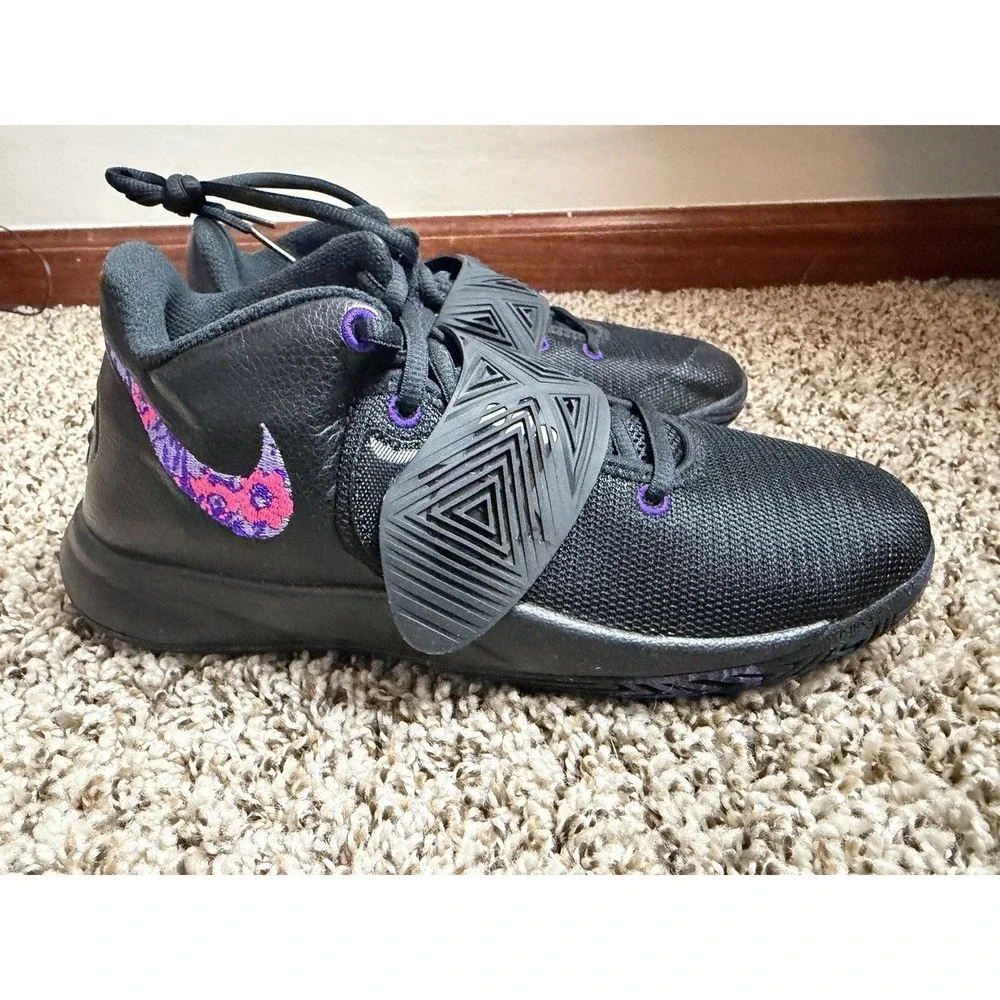 Nike Boys Kyrie Flytrap III BQ5620-006 Black Basketball Sneakers Shoes Size 5.5Y